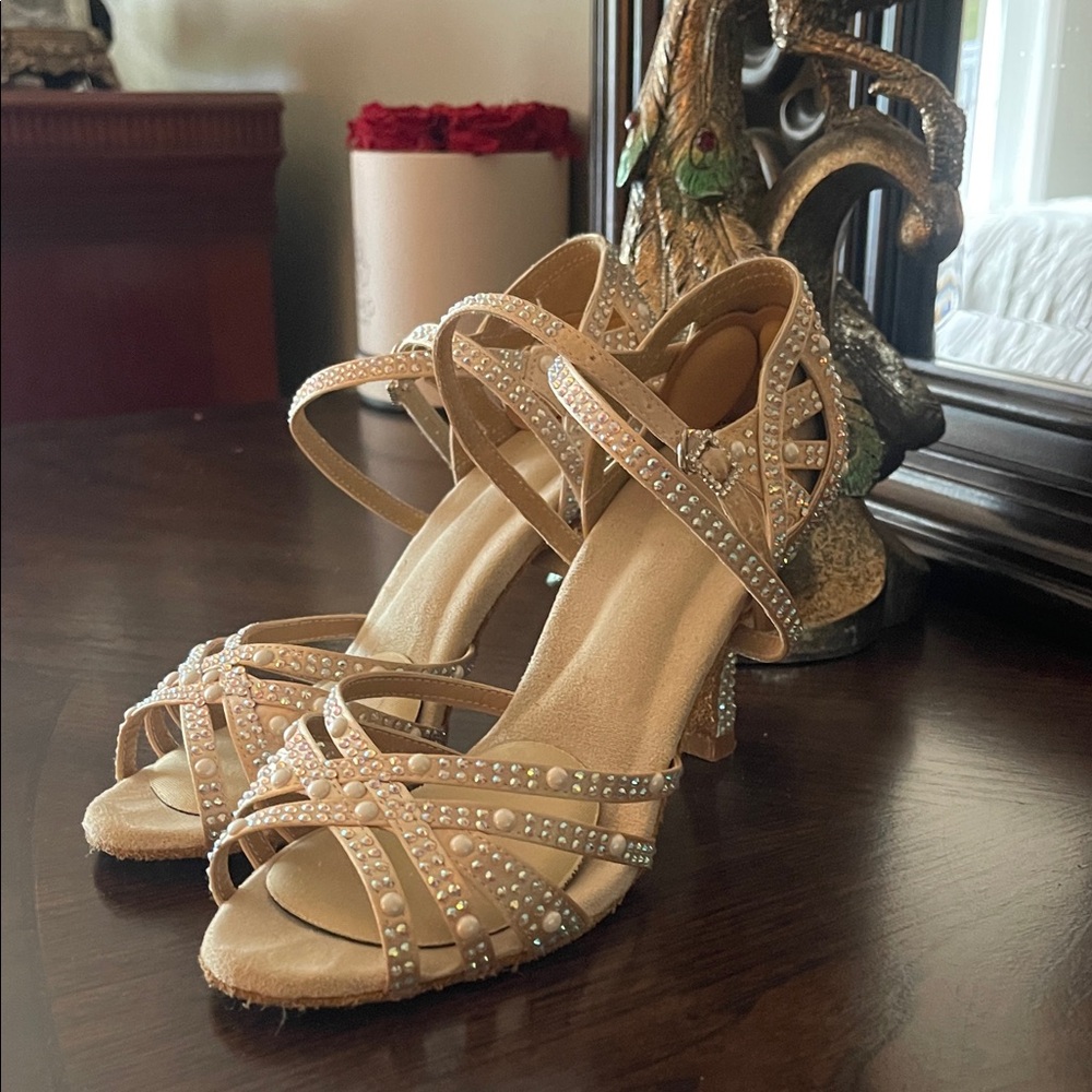 Elegant Strappy Pearl-Embellished Heels - Nude